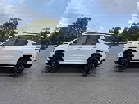 New 2026 Chevrolet Traverse RS w/ LPO, Floor Liner Package image 13