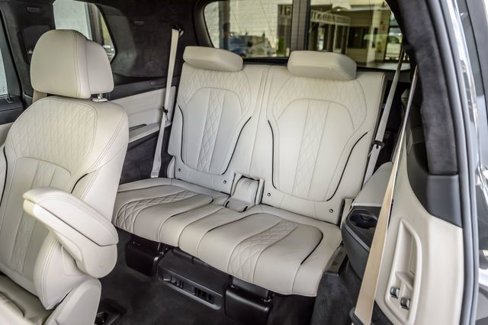 Used 2022 BMW X7 xDrive40i w/ M Sport Package image 42