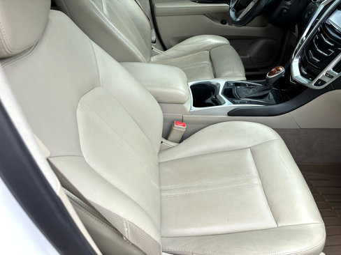 Used 2013 Cadillac SRX Luxury image 24