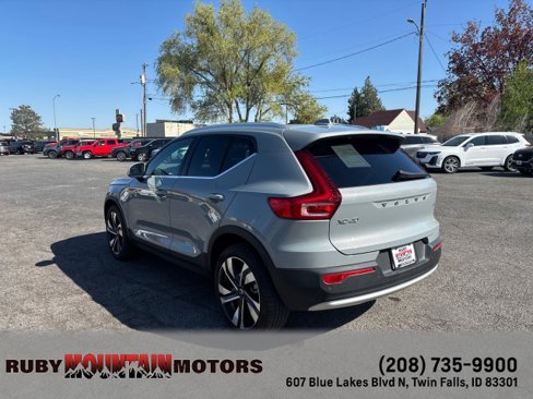 Used 2024 Volvo XC40 B5 Ultimate w/ Protection Package Premier image 5