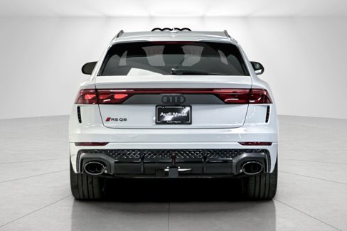 New 2025 Audi RS Q8 performance image 4