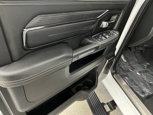 Used 2024 RAM 2500 Limited image 29