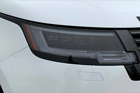 New 2025 Land Rover Range Rover SV image 13