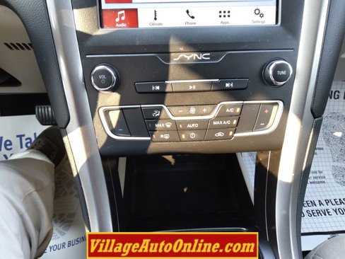 Used 2019 Ford Fusion SE image 45