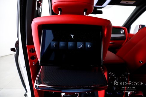 New 2025 Rolls-Royce Cullinan Black Badge image 20