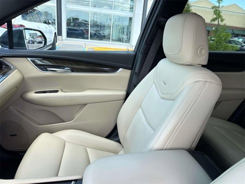 Used 2019 Cadillac XT5 FWD image 15