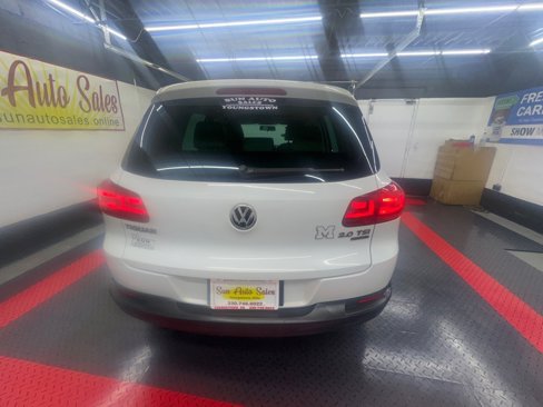 Used 2014 Volkswagen Tiguan SEL image 18