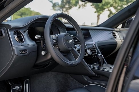 New 2025 Bentley Flying Spur Plug-In Hybrid image 2