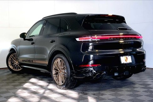 New 2025 Porsche Cayenne GTS image 3