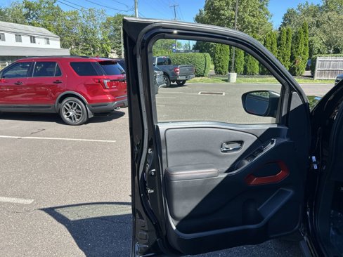 Used 2023 Nissan Frontier PRO-4X w/ Pro Convenience Package image 13
