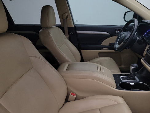 Used 2019 Toyota Highlander XLE image 21