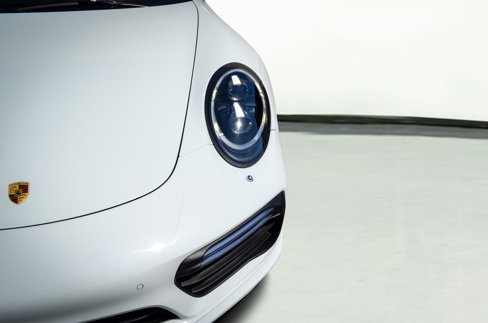 Used 2017 Porsche 911 Turbo image 8