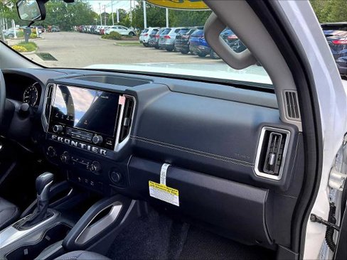 Certified 2025 Nissan Frontier SV image 13