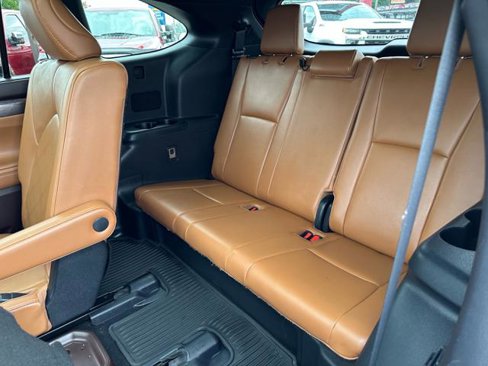 Used 2021 Toyota Highlander Platinum image 15