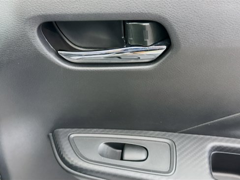 Used 2025 Nissan Versa SV image 40