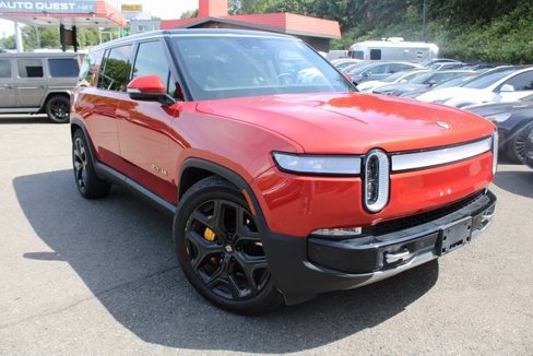 Used 2023 Rivian R1S Adventure image 1