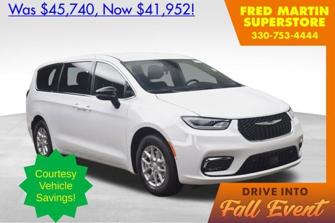 New 2026 Chrysler Pacifica Select image 1
