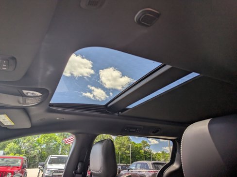 New 2025 Chrysler Pacifica Limited image 18