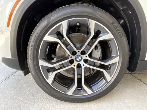 New 2026 BMW X5 xDrive40i w/ Climate Comfort Package image 7