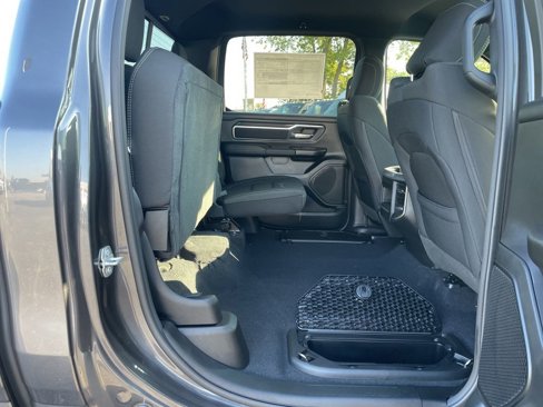 New 2026 RAM 1500 4x4 Crew Cab image 32