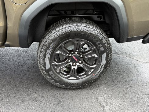 New 2025 GMC Canyon Elevation w/ Convenience Package image 10