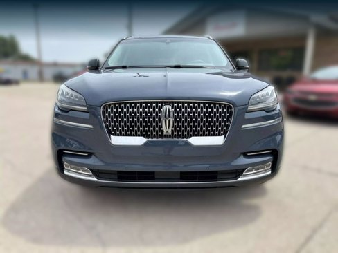 Used 2021 Lincoln Aviator Reserve w/ Class IV Trailer Tow Package image 2
