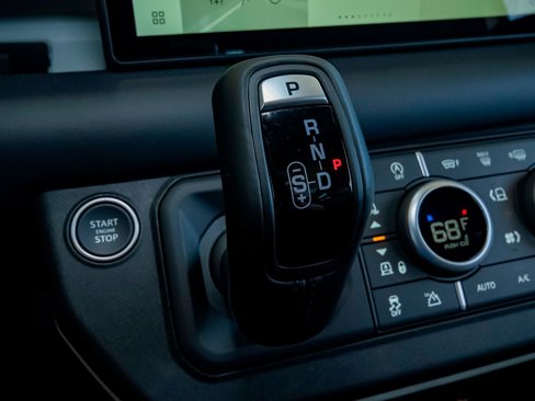 New 2024 Land Rover Defender 90 X-Dynamic SE image 27