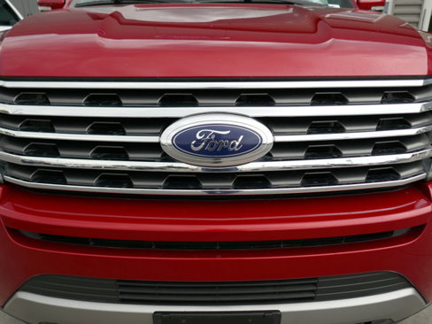 Certified 2020 Ford Expedition XLT w/ Equipment Group 202A image 4