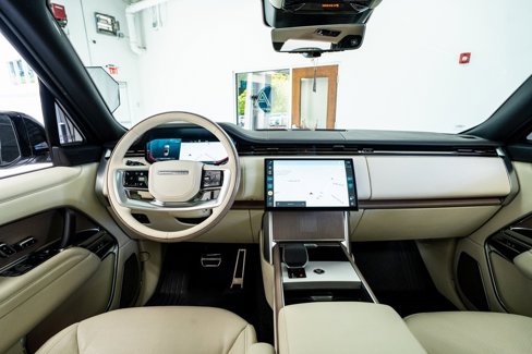 Used 2025 Land Rover Range Rover Long Wheelbase Autobiography image 54