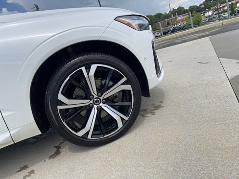 Used 2023 Volvo XC60 B5 Ultimate w/ Climate Package image 13