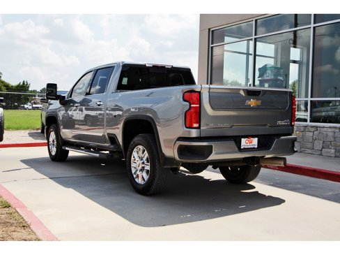 Used 2024 Chevrolet Silverado 2500 High Country image 4