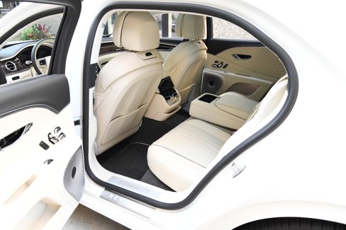 New 2026 Bentley Flying Spur Azure image 12