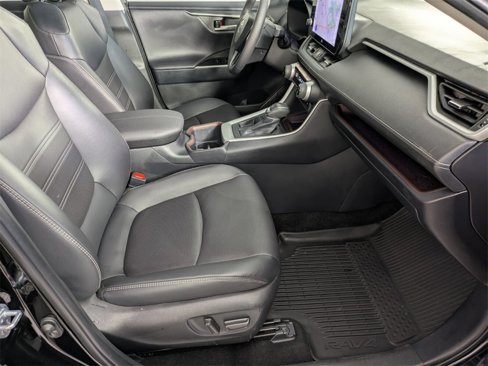 Used 2025 Toyota RAV4 Limited image 33