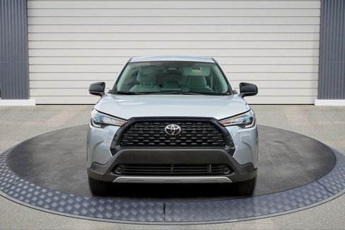 Used 2024 Toyota Corolla Cross L image 2