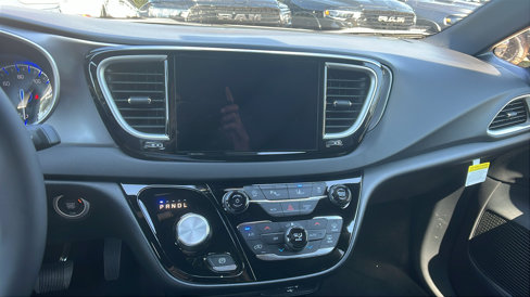 New 2026 Chrysler Voyager LX image 29
