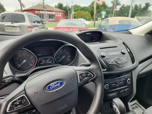 Used 2018 Ford Escape S image 9