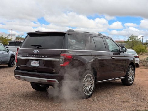 Used 2024 Ford Expedition Platinum image 6