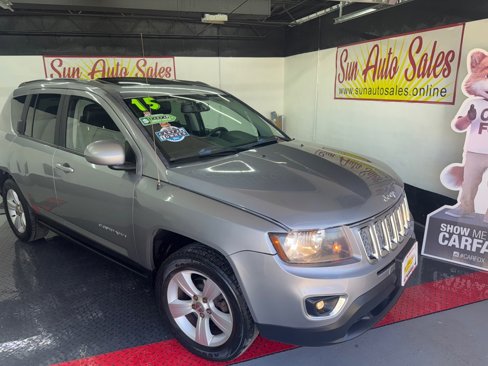 Used 2015 Jeep Compass High Altitude image 1