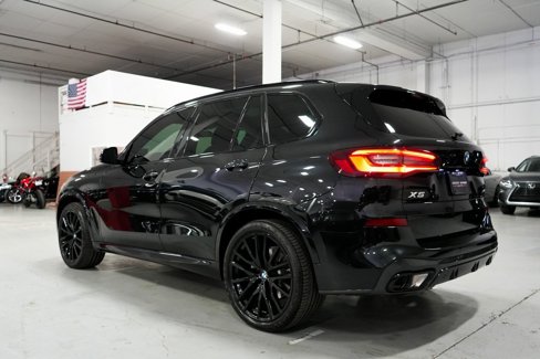 Used 2023 BMW X5 xDrive40i w/ M Sport Package image 3