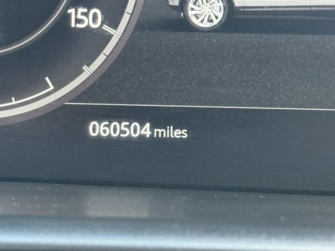 Used 2019 Land Rover Discovery HSE image 12
