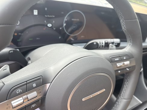 New 2025 Hyundai Sonata Limited image 8