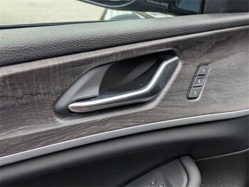 New 2025 Jeep Grand Cherokee L Limited w/ Luxury Tech Group II image 13