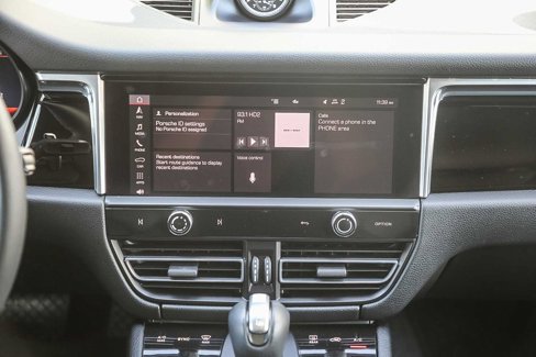 Used 2022 Porsche Macan image 14