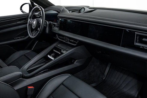New 2025 Porsche Macan Turbo Electric image 18