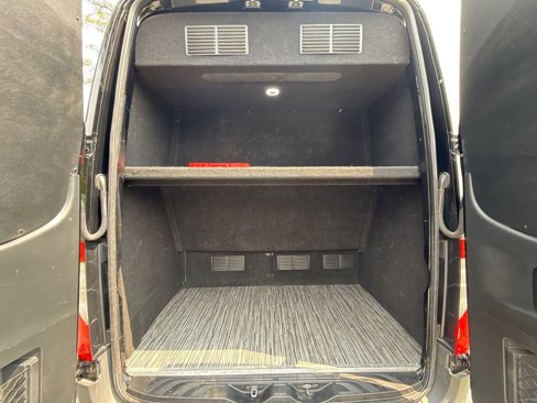 Used 2023 Mercedes-Benz Sprinter 3500 image 39