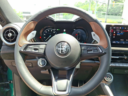 New 2025 Alfa Romeo Tonale image 17