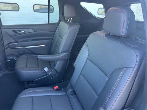 Used 2024 Chevrolet Traverse Z71 w/ Enhanced Driving Package image 8
