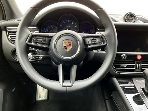New 2026 Porsche Macan image 17
