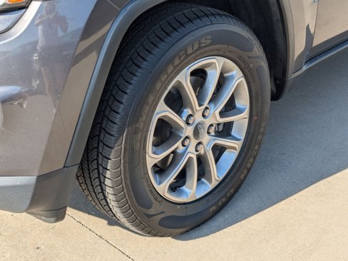 Used 2015 Jeep Grand Cherokee Limited w/ Luxury Group II image 13