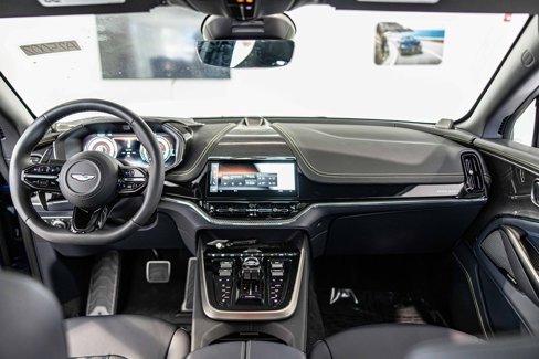 Used 2025 Aston Martin DBX 707 image 40